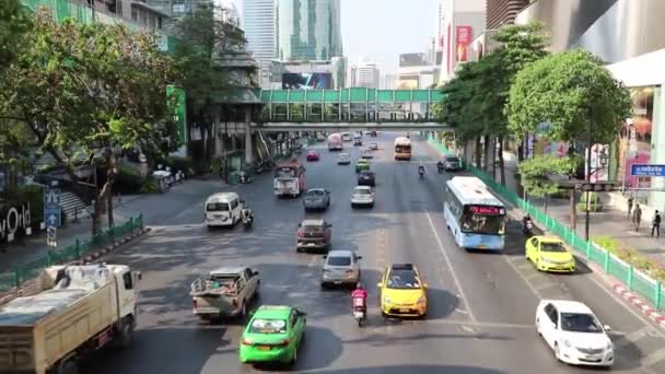 Tráfego Carros Estrada Bangkok Dia Ratchadamri Estrada Tailândia Banguecoque Março — Vídeo de Stock