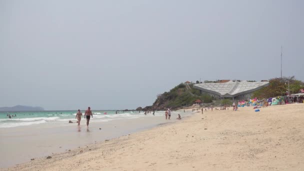 Plaża Pattaya Samae Plaża Wyspie Koh Larn Ludzie Relaksują Się — Wideo stockowe