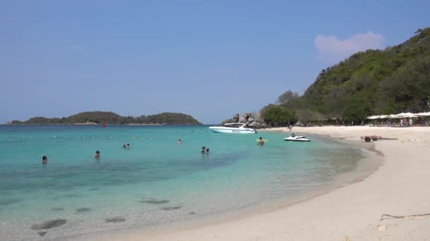 Pattaya Tropikalna Plaża Biały Piasek Turkusowe Morze Ludzie Pływanie Relaks — Wideo stockowe