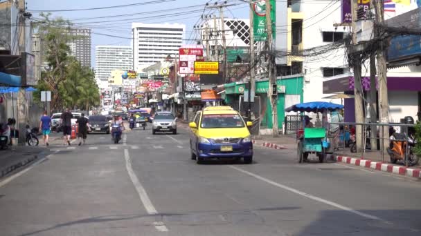 Biltrafik Pattayas Gata Pattaya Thailand Mars 2020 — Stockvideo