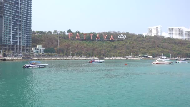 Alphabet Der Stadt Pattaya Auf Dem Pratumnak Hügel Große Rote — Stockvideo