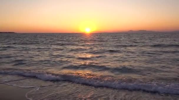 Tramonto Soleggiato Sul Mar Mediterraneo Colore Dorato Sole All Orizzonte — Video Stock