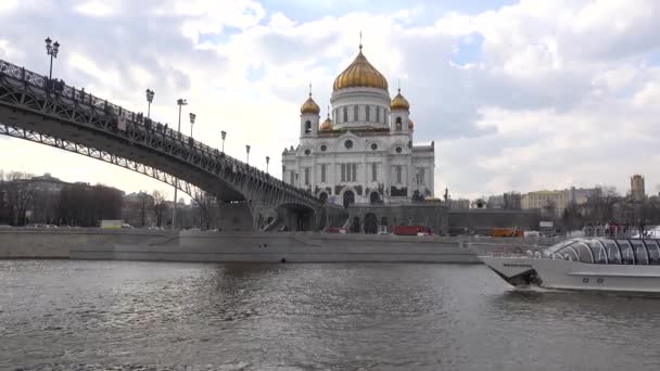 Moskova Daki Kurtarıcı Katedrali Moskova Nehri Patriarshiy Köprüsü Nün Sol — Stok video