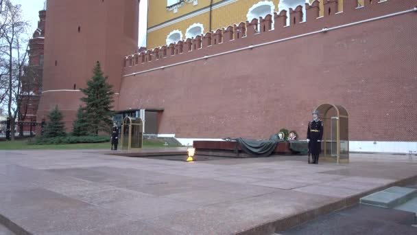 Moscú Kremlin Alexander Jardín Tumba Del Soldado Desconocido Soldados Guardia — Vídeo de stock