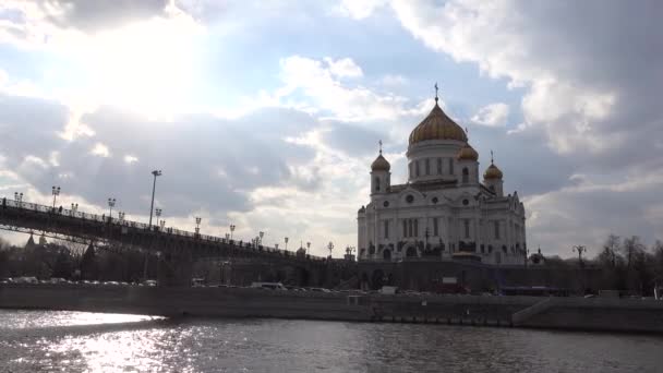 Moskou Kathedraal Van Christus Verlosser Rivier Moskou Aan Linkerkant Van — Stockvideo