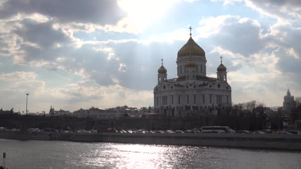 Moscow Cathedral Christ Saviour Moscow River Waterfront Drive Cars Russia — Stock Video