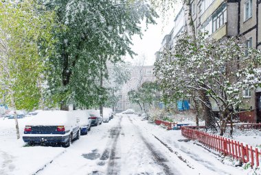 Kar örtmek Gomel, Beyaz Rusya'da sokak.