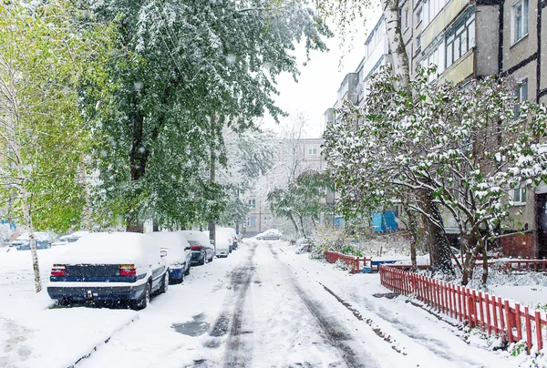 Snö CoverDesigner gatan i Gomel, Vitryssland. — Stockfoto