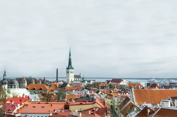 Aerial View of Tallinn Old Town in a beautiful spring day, Estonia — Stock Photo, Image