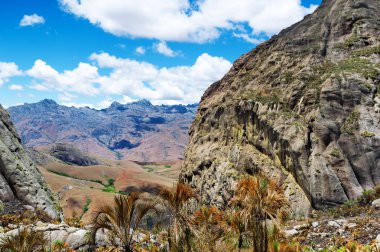 Merakla garip kaya oluşumları Madagaskar Wilderness