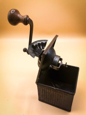 Çok güzel bir kahve öğütücü aleti.