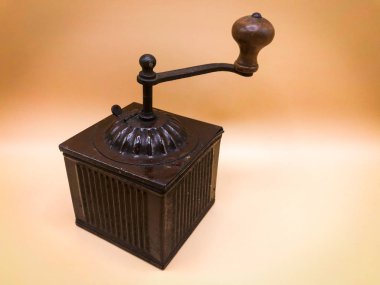 Çok güzel bir kahve öğütücü aleti.