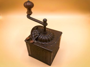 Çok güzel bir kahve öğütücü aleti.