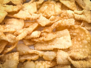 Lezzetli kızarmış chiacchiere, İtalyan geleneksel pastası.