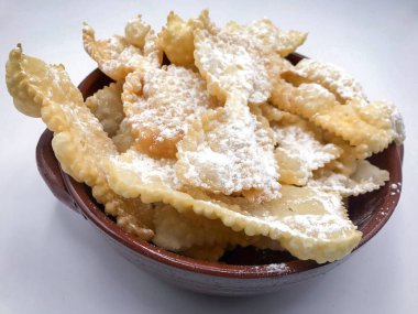 Lezzetli kızarmış chiacchiere, İtalyan geleneksel pastası.