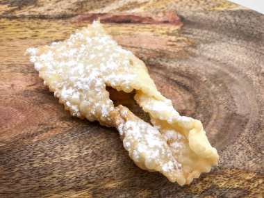 Lezzetli kızarmış chiacchiere, İtalyan geleneksel pastası.