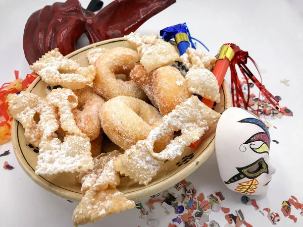 Zeppole e Chiacchiere, the traditional fried pastries to celebra — Stock Photo, Image