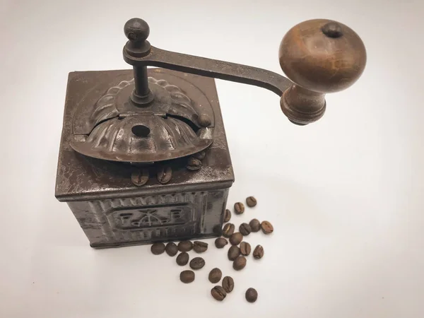 Красивый старинный кофемолка инструмент — стоковое фото