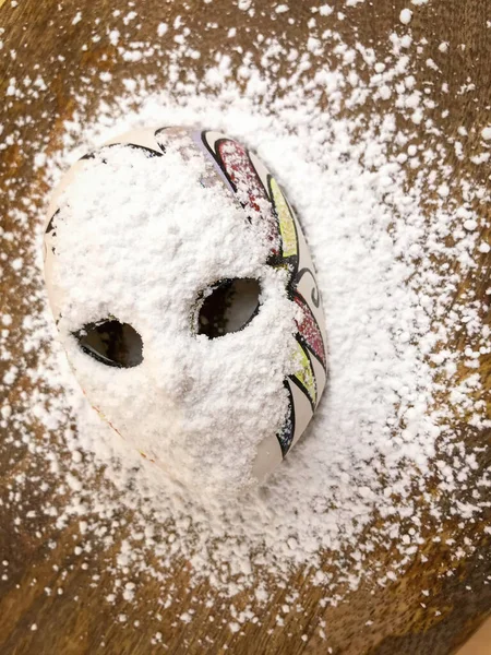 Karnevalová maska pokrytá cukrem — Stock fotografie