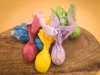 Renkli çikolata yumurtaları.