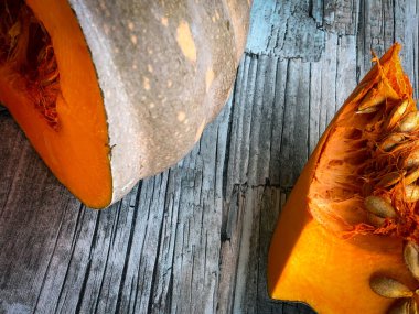 Taze lezzetli balkabağı çiftlikten toplandı.