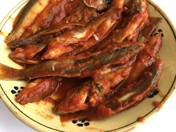 Ikan Donzella Segar Dimasak Dengan Saus Tomat — Stok Foto