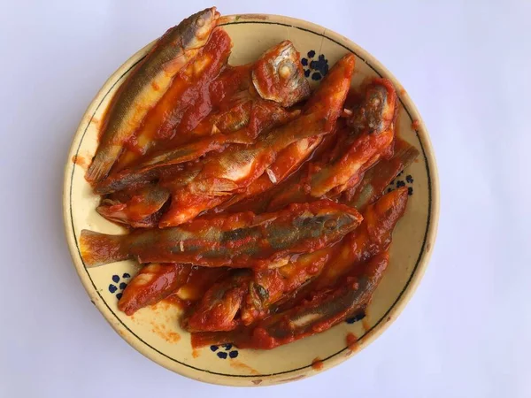 Peces Donzella Frescos Cocidos Con Salsa Tomate —  Fotos de Stock