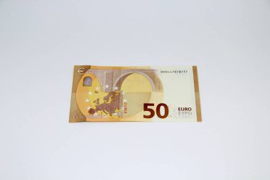 Beyaz arkaplanda Avro banknotu 