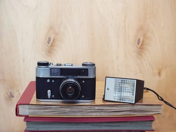 Old retro camera with flash — Stock Photo, Image