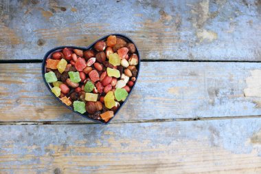 Kalp şeklinde kutu şekerler