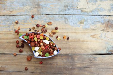 Kalp şeklinde kutu şekerler