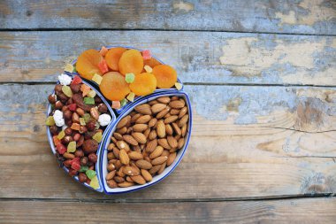 Kalp şeklinde kutu şekerler