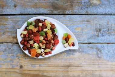 Kalp şeklinde kutu şekerler