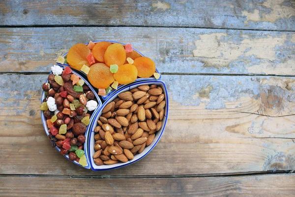 Kalp şeklinde kutu şekerler