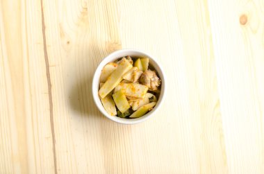 Kırmızı köri tavuk ve bambu sürgünleri, Tay gıda, Tayland