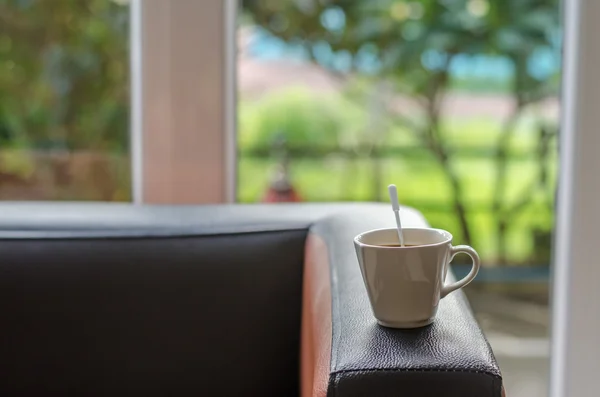 Atmosphere around office blur background with bokeh and cup of c — Stock Photo, Image