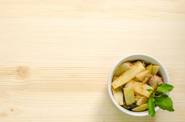 Red Curry con pollo e germogli di bambù, Thai Food, Thailandia — Foto Stock