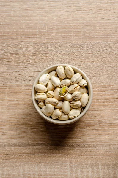 Ahşap arka plan fıstık fındık