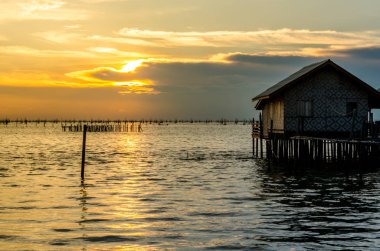 Songkhla Eyaleti, Tayland, güzel bir gün batımı ışık Denizi
