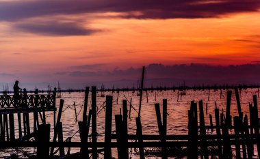 Songkhla Eyaleti, Tayland, güzel bir gün batımı ışık Denizi