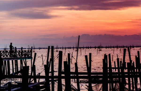 Songkhla Eyaleti, Tayland, güzel bir gün batımı ışık Denizi