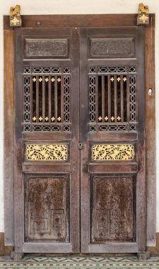 Eski ahşap kapılar