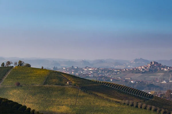 Bela vista sobre a colina — Fotografia de Stock