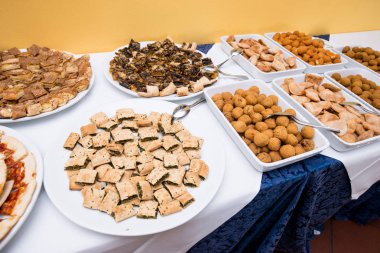 Meze ve Tart büfesi ile tablo