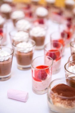 pudingler ve tatlılar parmak gıda