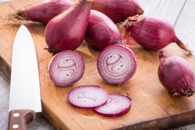 tropea soğan dilimlenmiş kısmen 