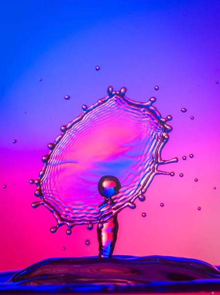 Water Droplet Collision Colored Background — Stock Photo, Image