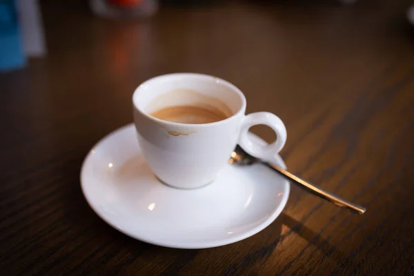 Taza Café Sobre Mesa Madera —  Fotos de Stock