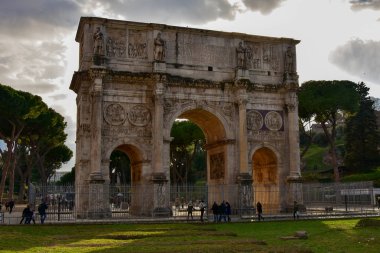 Konstantin 'in Palatine Tepesindeki Zafer Takı