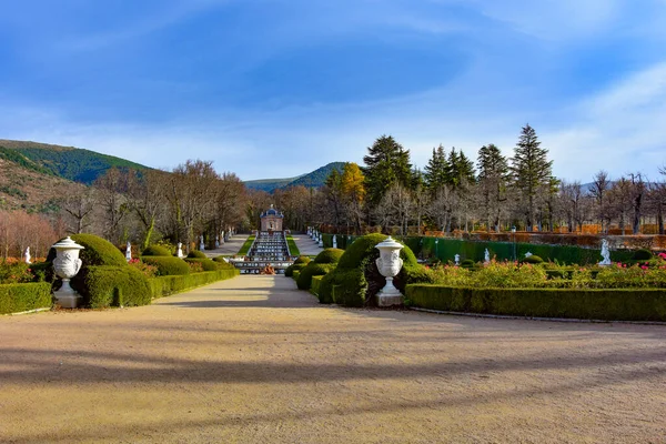 Os belos jardins do Sítio Real de La Granja de San Ilde — Fotografia de Stock